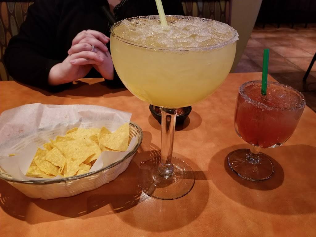 Ricardos Restaurant | restaurant | 4065 Factoria Blvd SE, Bellevue, WA 98006, USA | 4256435585 OR +1 425-643-5585