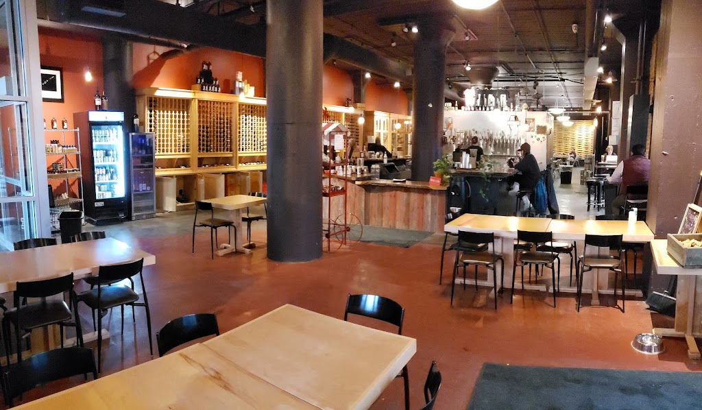 Wine Beer and Spirits Downtown | restaurant | 1037 Jones St #68102, Omaha, NE 68102, USA | 5317775284 OR +1 531-777-5284