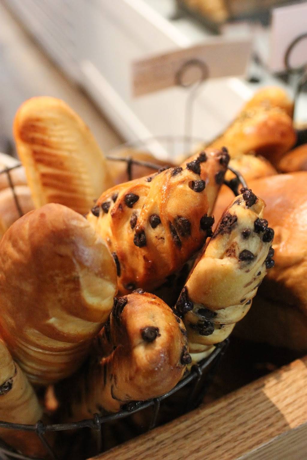 Mamie Clafoutis Fleury | bakery | 1602 Rue Fleury E, Montréal, QC H2C 1S8, Canada | 4383851602 OR +1 438-385-1602