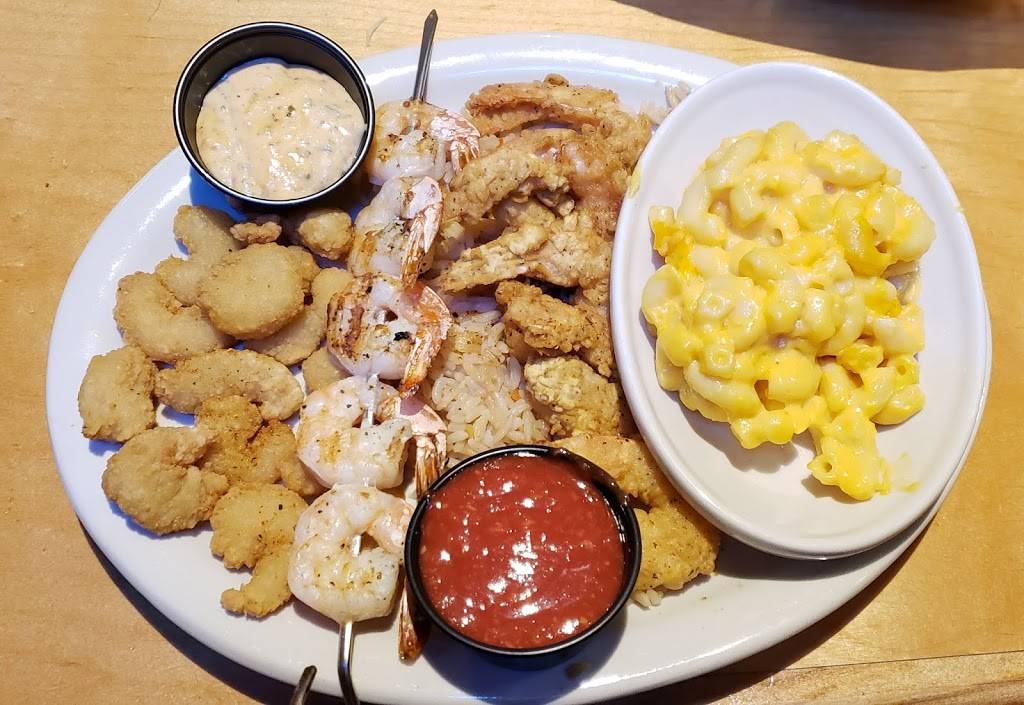 Logans Roadhouse | restaurant | 240 Conference Center Dr E, Peoria, IL 61611, USA | 3096983150 OR +1 309-698-3150