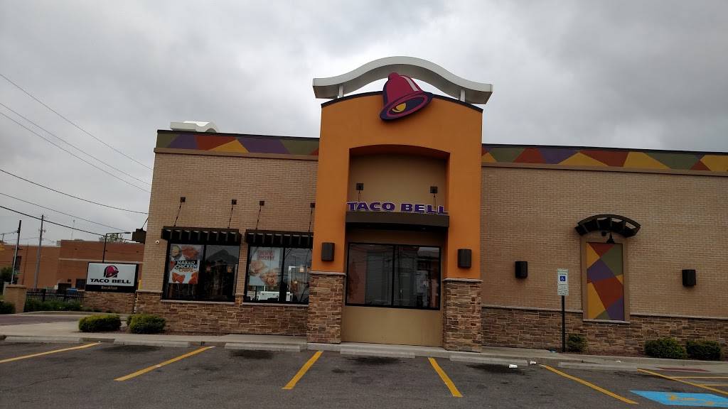 Taco Bell | meal takeaway | 117 West Ave, Elyria, OH 44035, USA | 4402844806 OR +1 440-284-4806