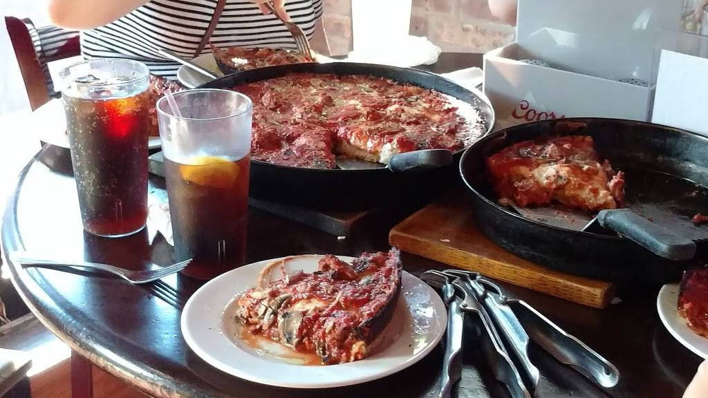 Pequods Pizza | restaurant | 2207 N Clybourn Ave, Chicago, IL 60614, USA | 7733271512 OR +1 773-327-1512