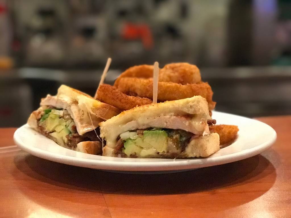 Patys Restaurant | restaurant | 10001 Riverside Dr, Toluca Lake, CA 91602, USA | 8187610041 OR +1 818-761-0041