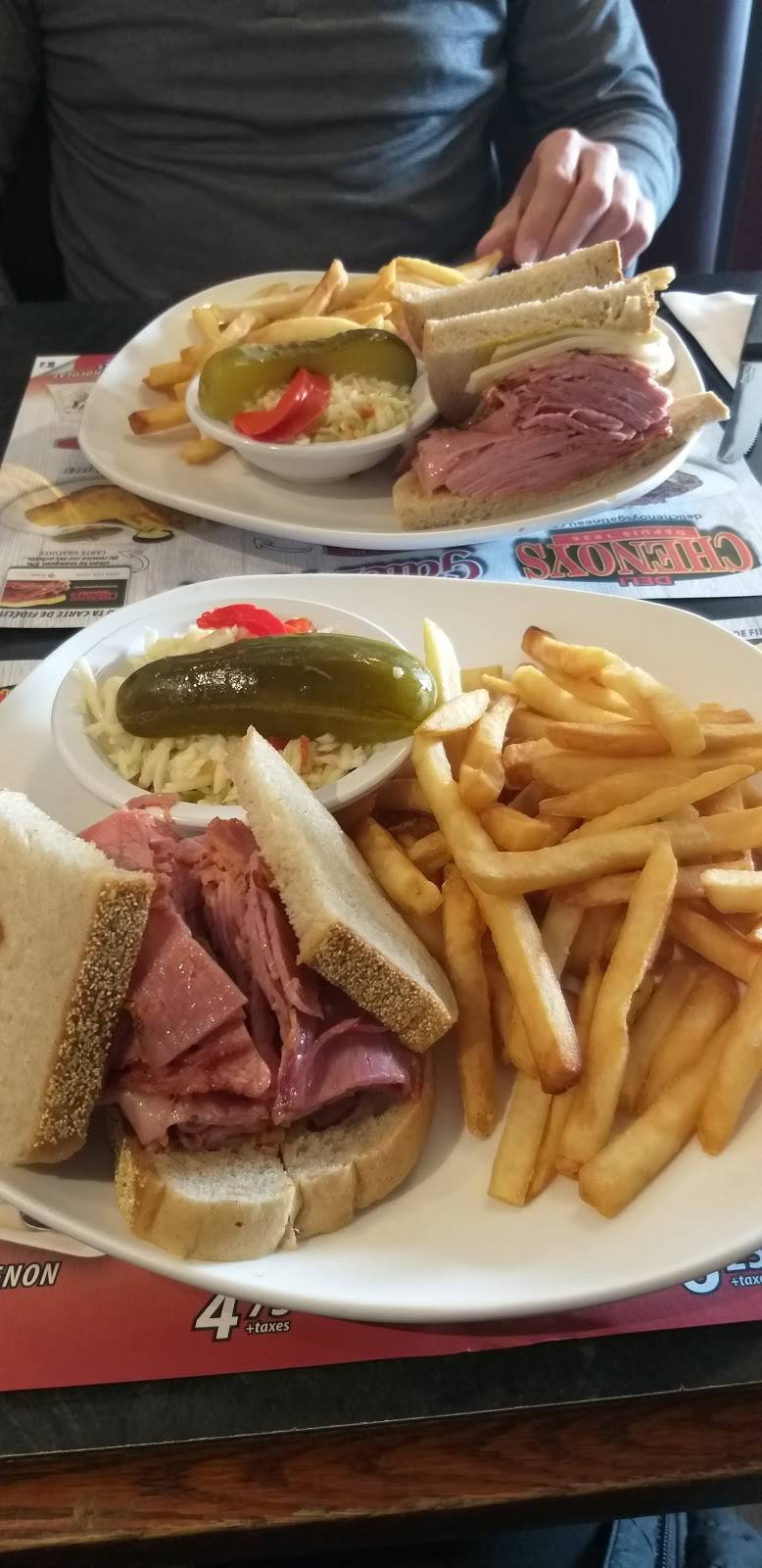 Déli Chenoys Gatineau | restaurant | 120 Boulevard de lHôpital, Gatineau, QC J8T 8M2, Canada | 8195613354 OR +1 819-561-3354