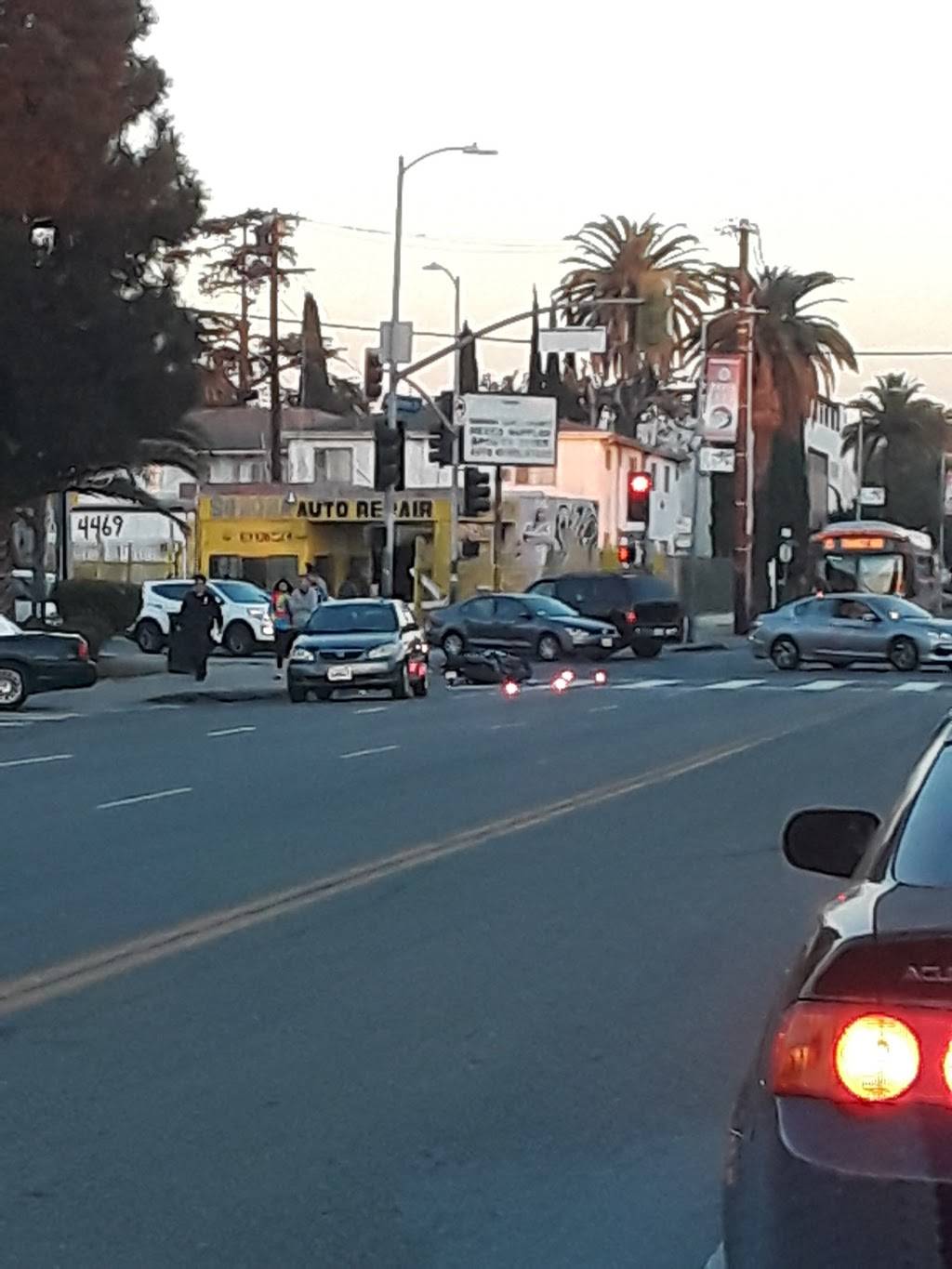 Best Burger | restaurant | 4531 W Washington Blvd, Los Angeles, CA 90016, USA | 3239326478 OR +1 323-932-6478