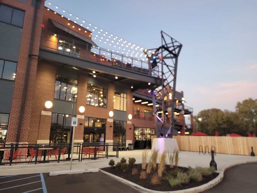 Back 9 Golf and Entertainment | restaurant | 1415 Drover St, Indianapolis, IN 46221, USA | 3179120920 OR +1 317-912-0920