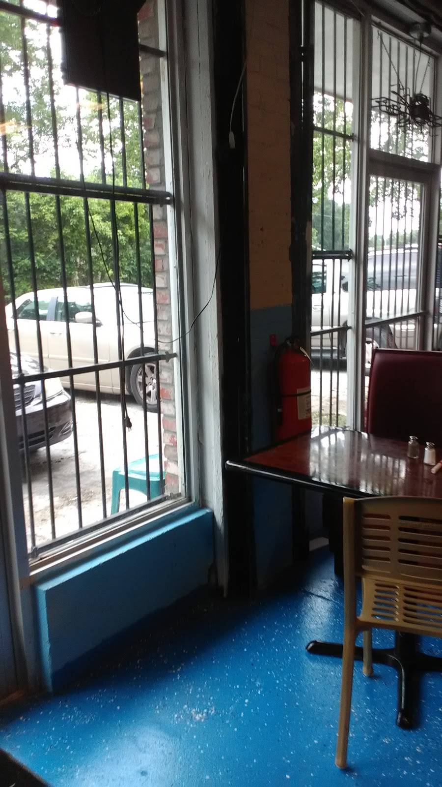 SUGABOATS RESTAURANT | restaurant | 201 Whitehall St, Jackson, TN 38301, USA | 7317364150 OR +1 731-736-4150