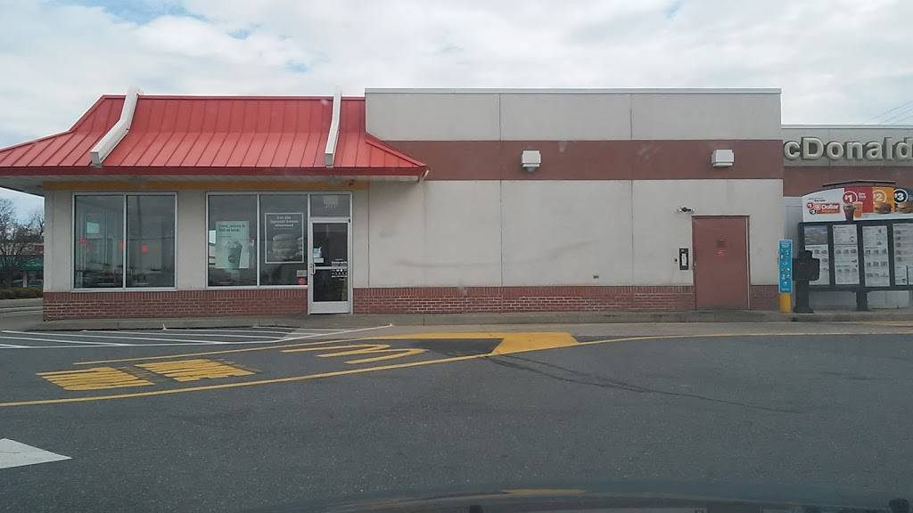 McDonalds | cafe | 493 W Penn Ave, Cleona, PA 17042, USA | 7172725677 OR +1 717-272-5677