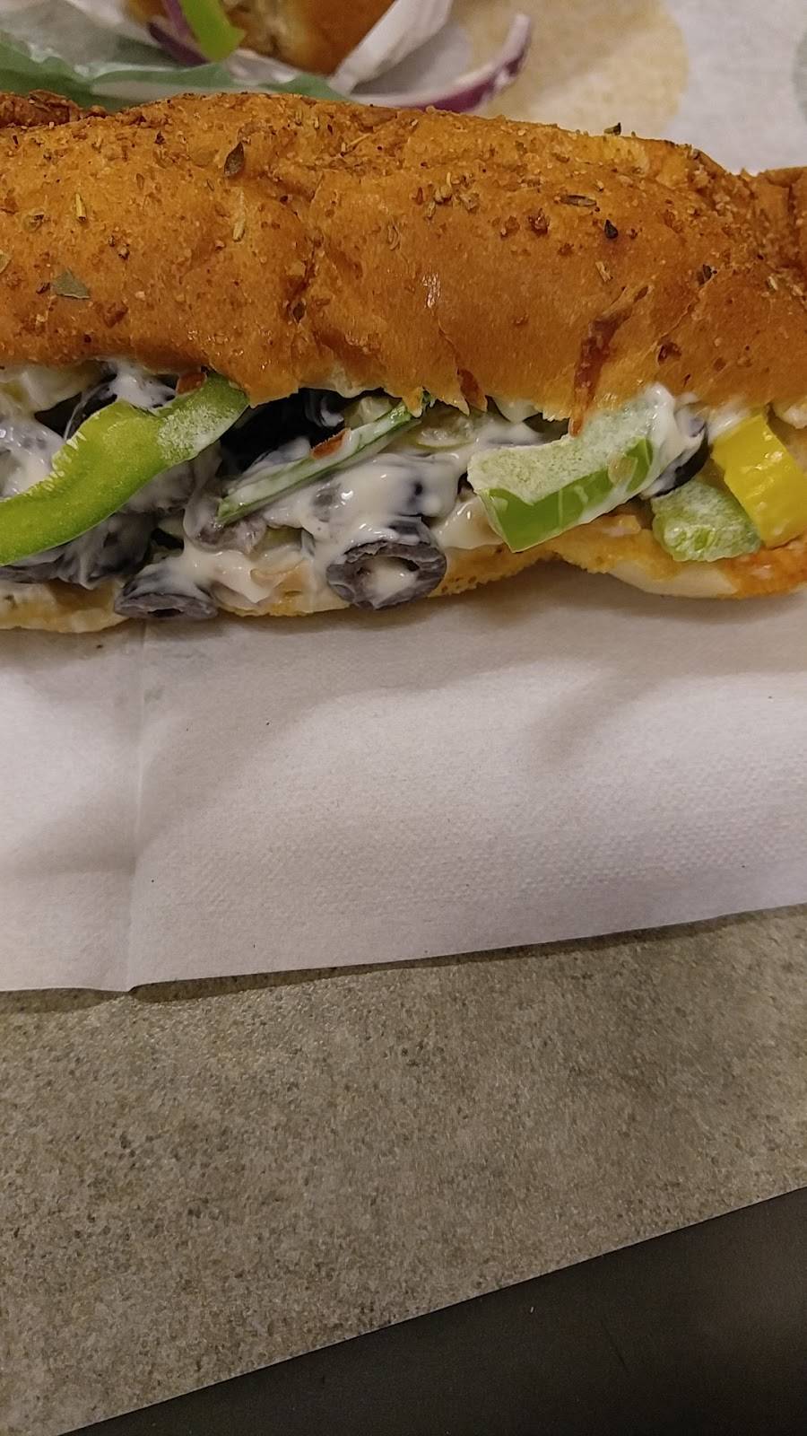 Subway | restaurant | 801 N Walnut St, Mt Carmel, IL 62863, USA | 6182627774 OR +1 618-262-7774