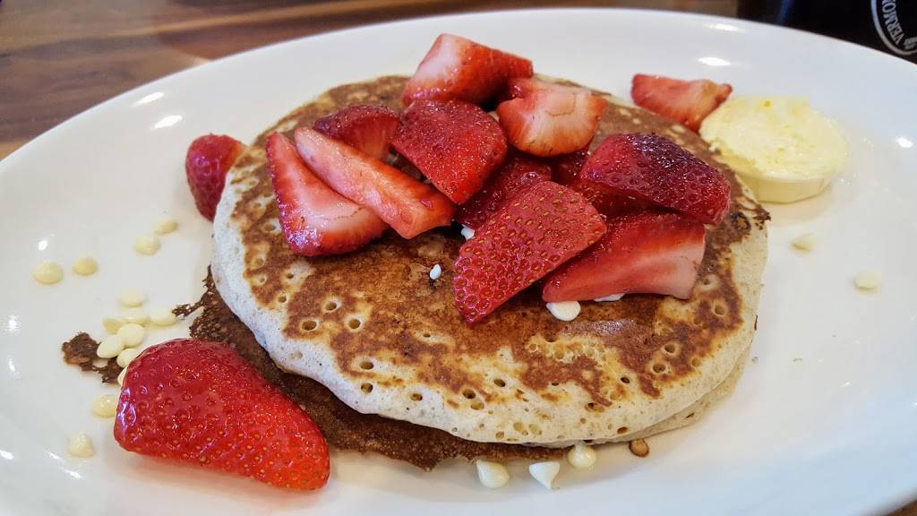 Chips Family Restaurant | restaurant | 525 Tunxis Hill Cut Off, Fairfield, CT 06825, USA | 2033323370 OR +1 203-332-3370