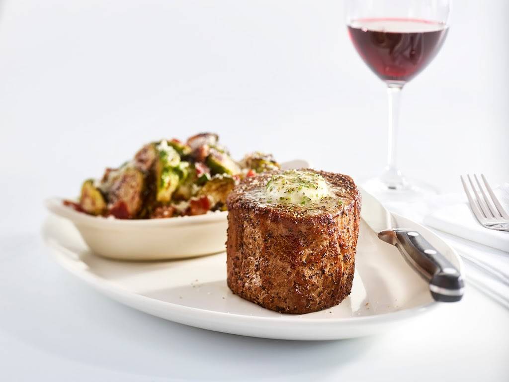 Stoney River Steakhouse and Grill | restaurant | 155 W Big Beaver Rd, Troy, MI 48084, USA | 2489254730 OR +1 248-925-4730