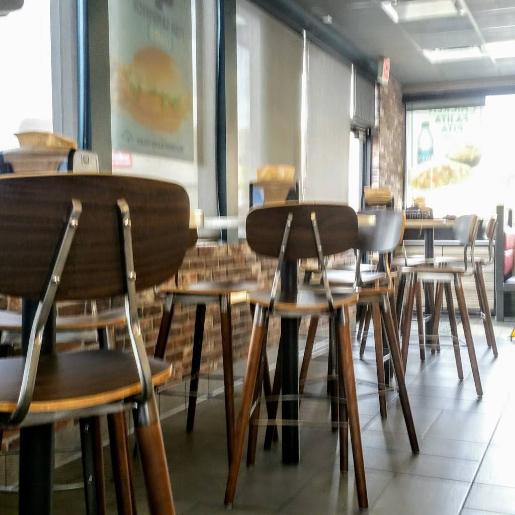 Jack in the Box | restaurant | 6926 Miramar Rd, San Diego, CA 92121, USA | 8585479418 OR +1 858-547-9418