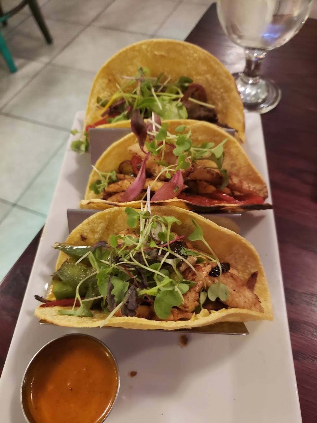 Mojo Restaurant | restaurant | 1812 E Main St, Waterbury, CT 06705, USA | 4752352770 OR +1 475-235-2770