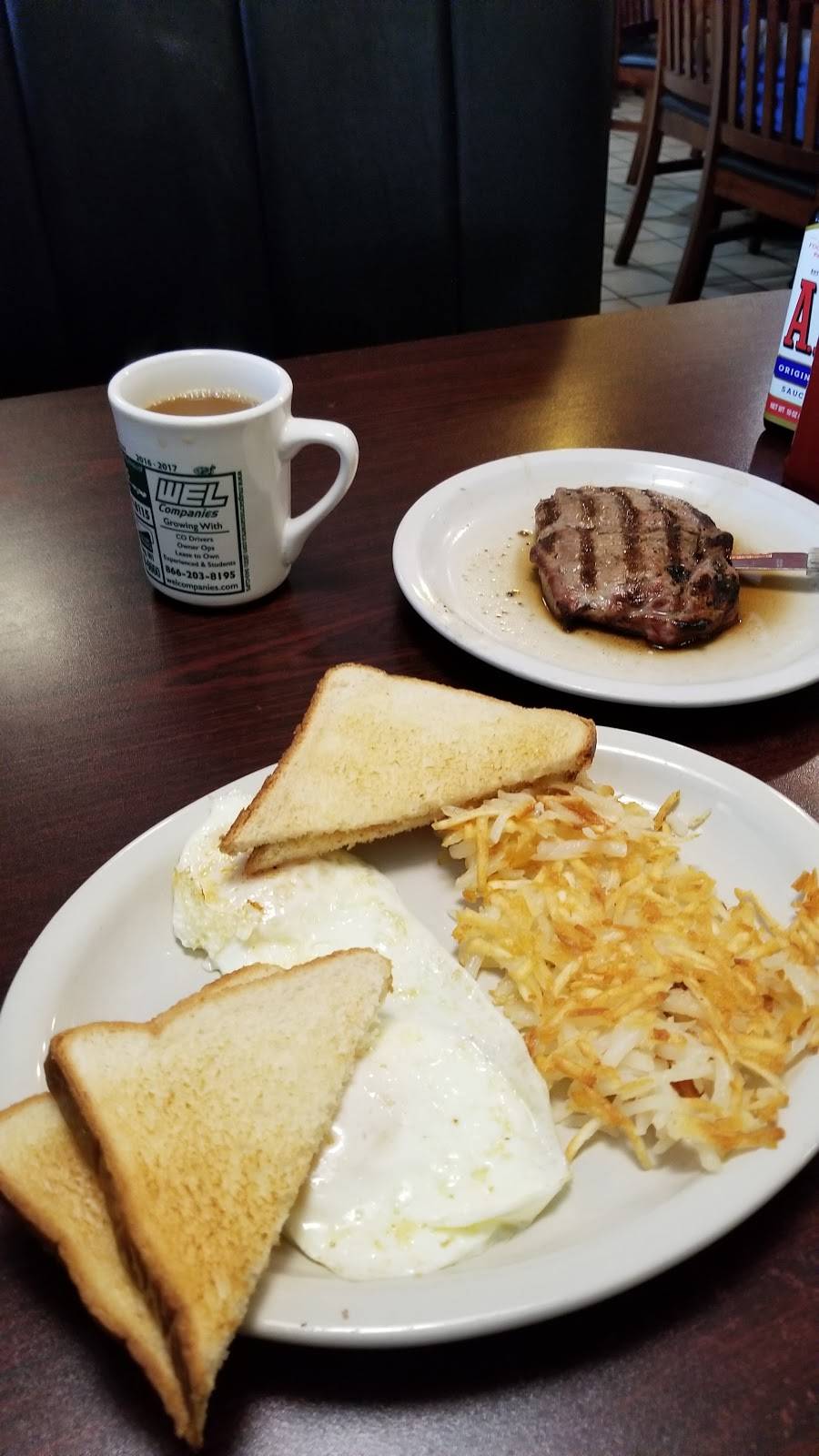 Country Express Family Restaurant | restaurant | 2601 Monroe Rd, De Pere, WI 54115, USA | 9203366402 OR +1 920-336-6402