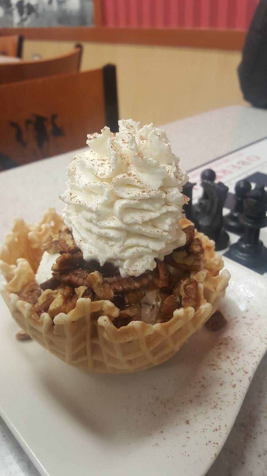 Oberweis Ice Cream and Dairy Store | restaurant | 4811 Dempster Street, Skokie, IL 60077, USA | 2245347429 OR +1 224-534-7429