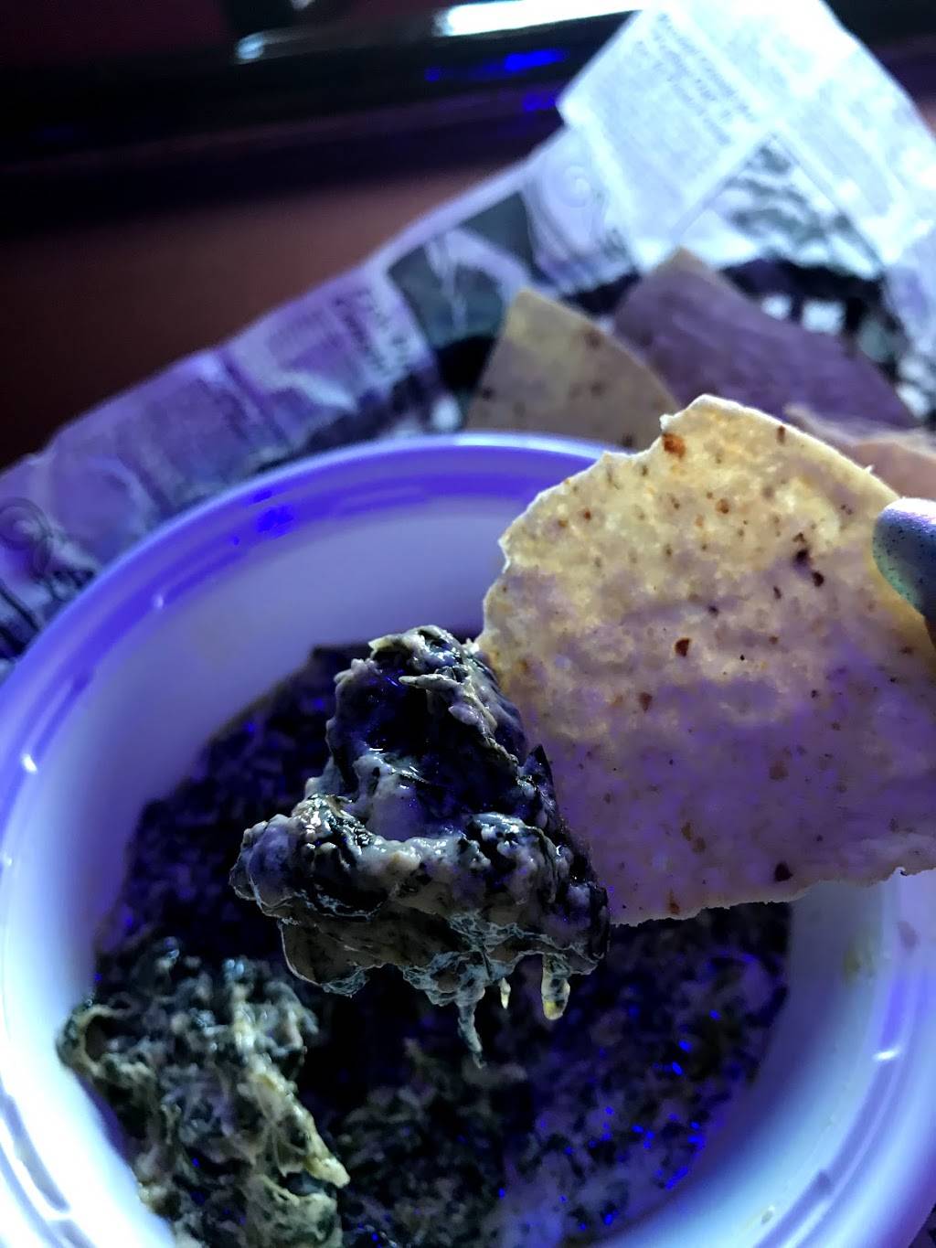 The Village Pub | restaurant | 923 N Broadway, North Massapequa, NY 11758, USA | 5167989699 OR +1 516-798-9699