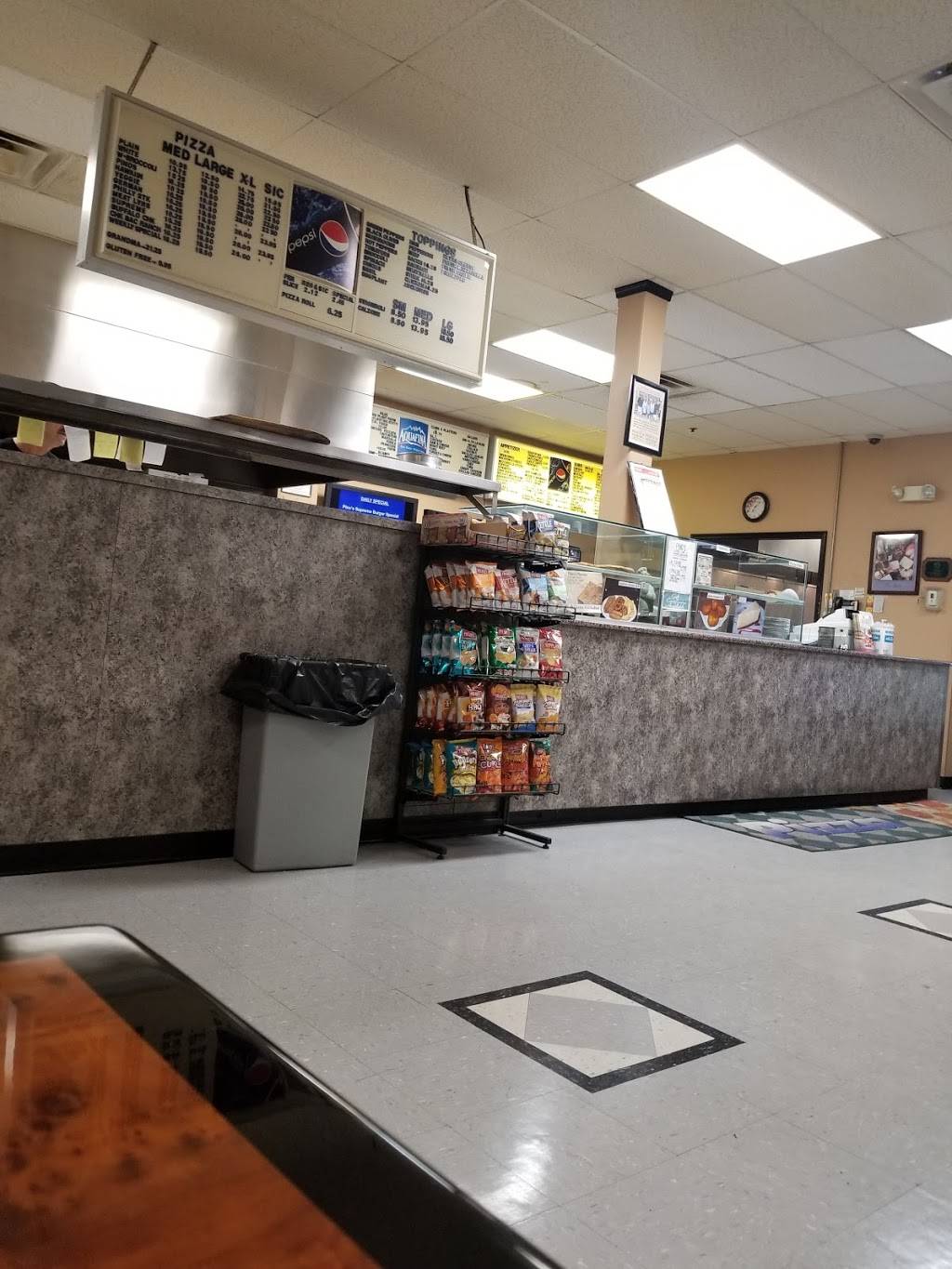 Pinos Pizzeria | restaurant | 230 Line St, Easton, PA 18042, USA | 6102532944 OR +1 610-253-2944