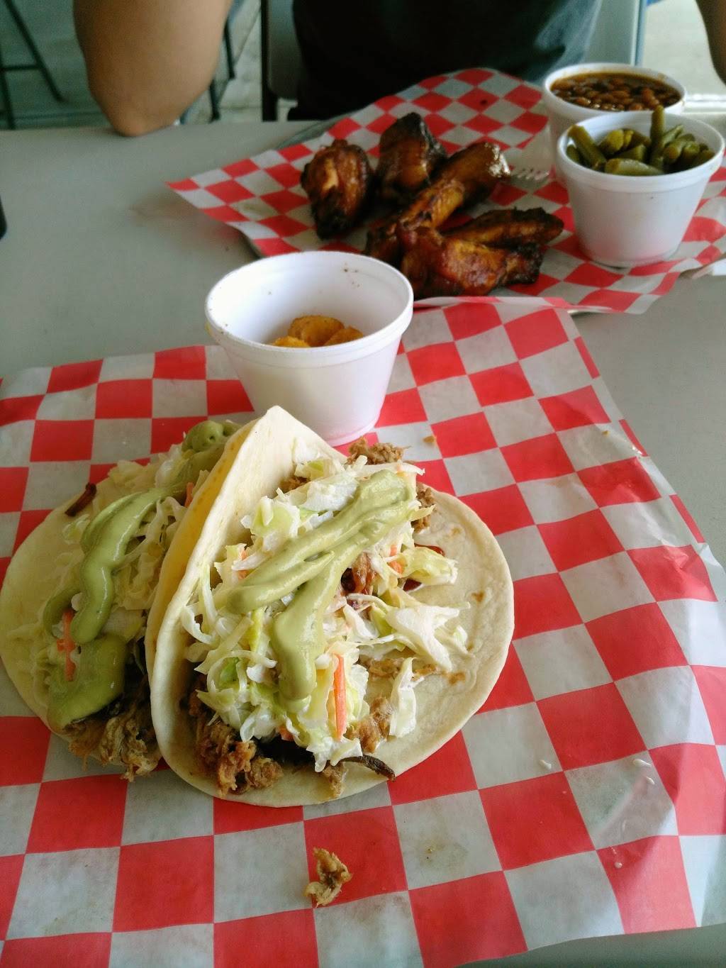 Smokin This and That BBQ | restaurant | 10020 Demia Way, Florence, KY 41042, USA | 8598170492 OR +1 859-817-0492