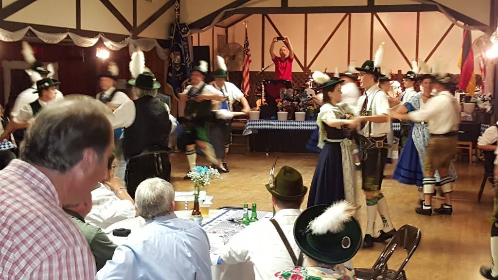 Orchard Inn | restaurant | Old Orchard Rd, Menomonee Falls, WI 53051, USA | 2622555627 OR +1 262-255-5627