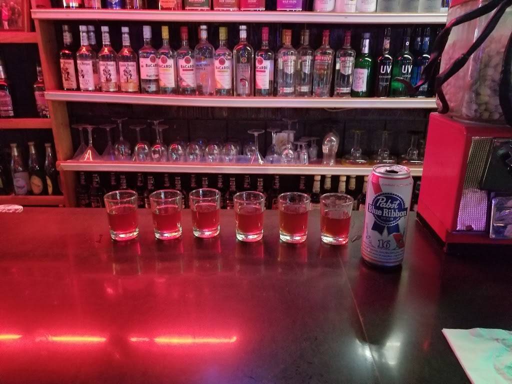 TJs Champions Bar & Grill | restaurant | 715 Belknap St, Superior, WI 54880, USA | 7153925341 OR +1 715-392-5341