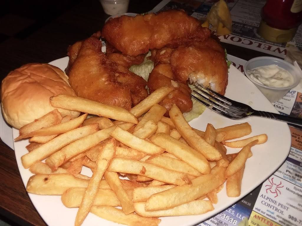 HI Way Inn | restaurant | 231 State St, Hillman, MI 49746, USA | 9897424806 OR +1 989-742-4806