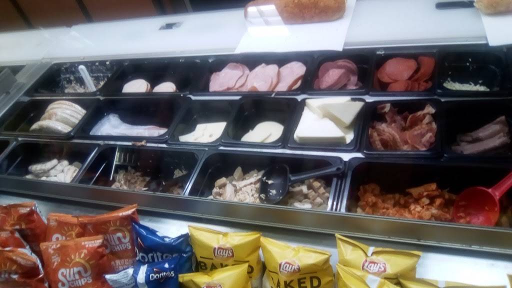 Subway | meal takeaway | 13300 NW 27th Ave #3, Opa-locka, FL 33054, USA | 3056882808 OR +1 305-688-2808