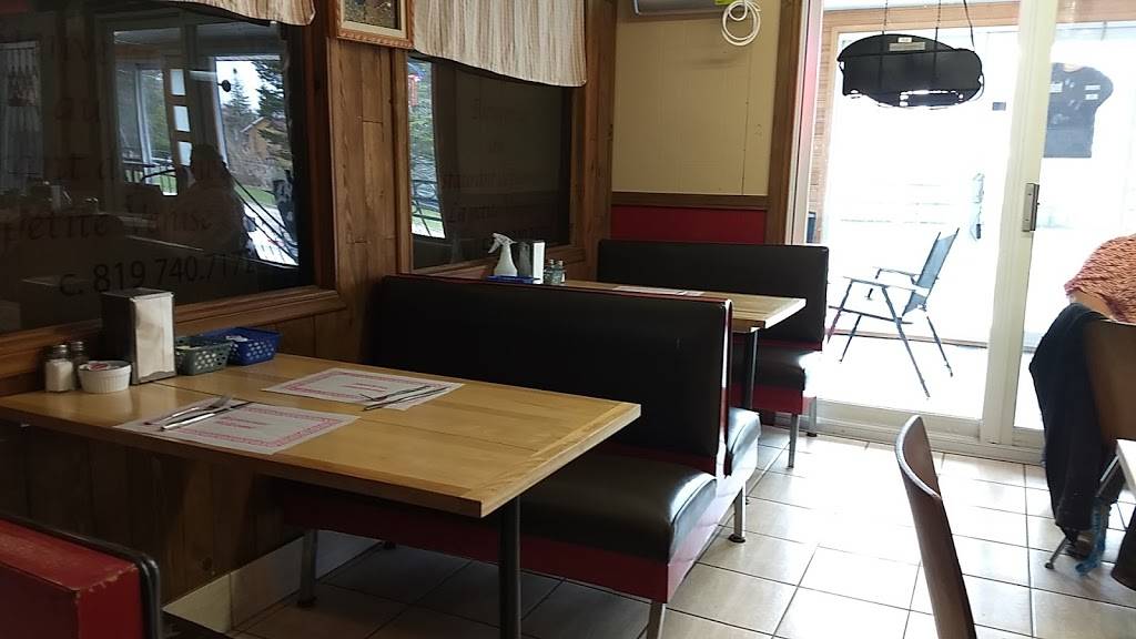 Restaurant La petite Venise | restaurant | 41 Rue de la Fabrique, Saint-Rémi-de-Tingwick, QC J0A 1K0, Canada | 8197407172 OR +1 819-740-7172