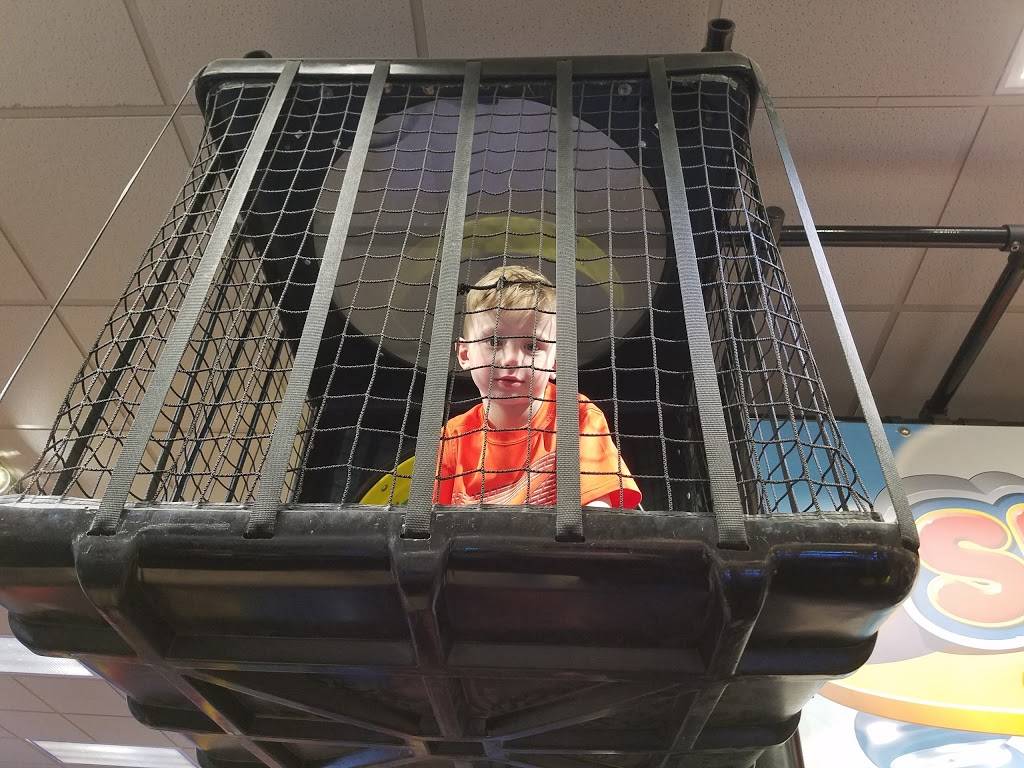 Chuck E. Cheese | restaurant | 3318 W Division St, St Cloud, MN 56301, USA | 3202533760 OR +1 320-253-3760