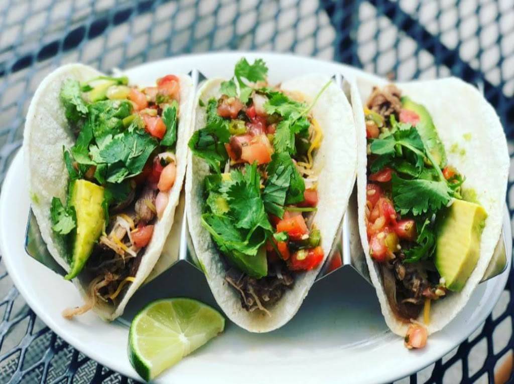 The Hangar Bar and Grill | restaurant | 1485 W 20th Ave, Oshkosh, WI 54902, USA | 9202337430 OR +1 920-233-7430