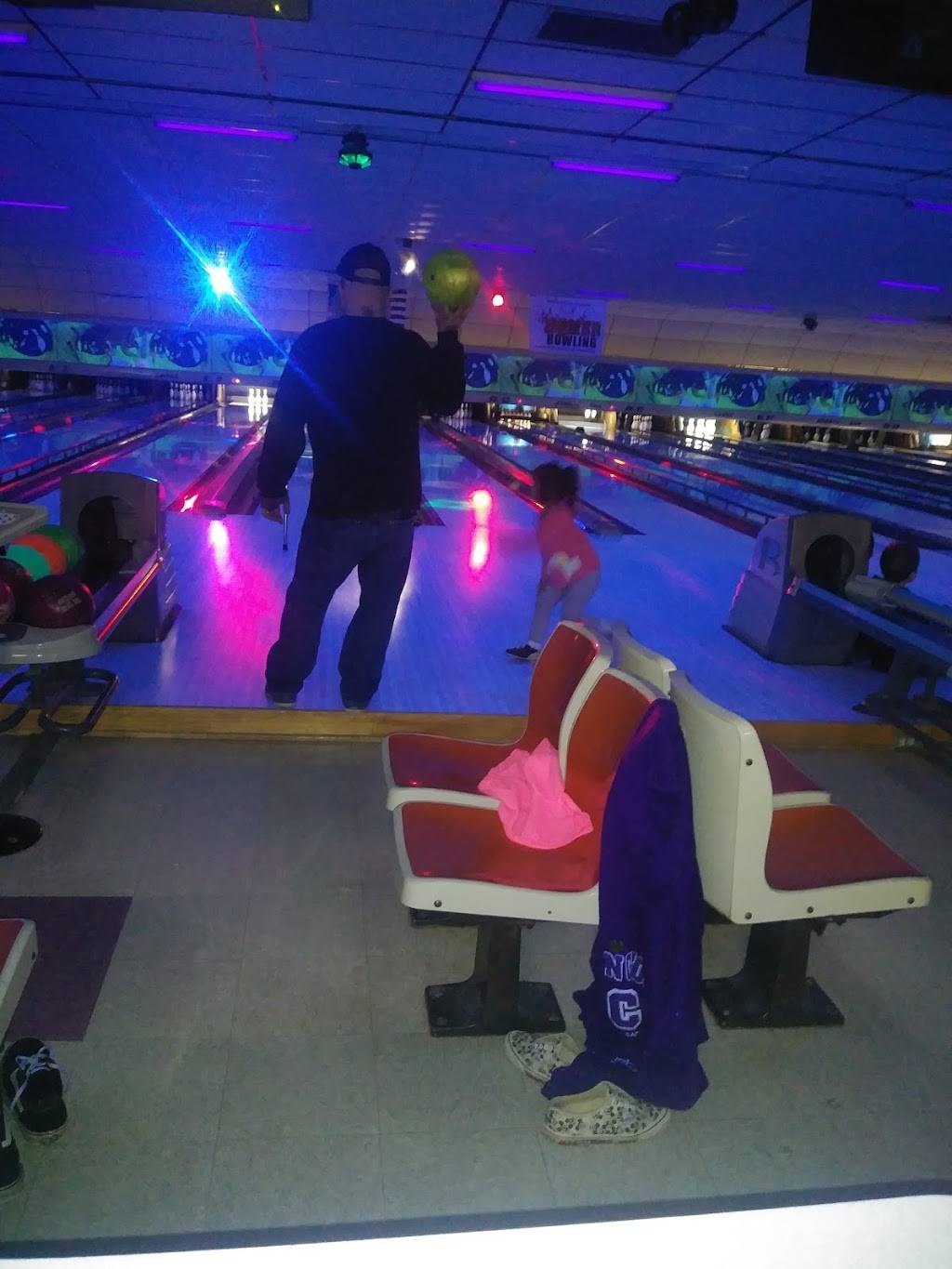 University Lanes | restaurant | 16653 E Michigan Ave, Albion, MI 49224, USA | 5173432005 OR +1 517-343-2005