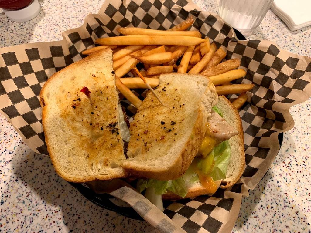 Pollys Pies Restaurant & Bakery | bakery | 4680 E Los Coyotes Diagonal, Long Beach, CA 90815, USA | 5625976076 OR +1 562-597-6076