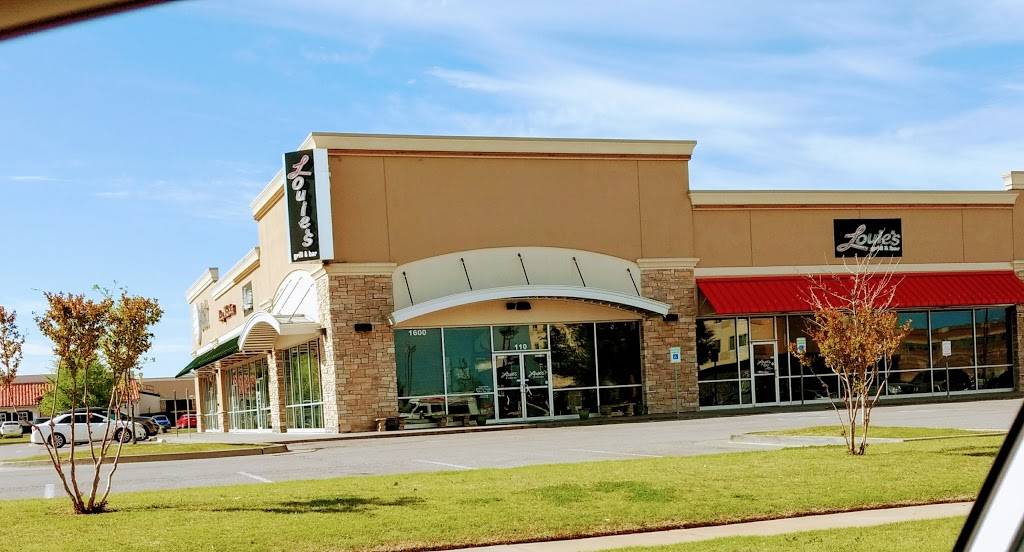 Louies Grill & Bar | restaurant | 1600 Garth Brooks Blvd #100, Yukon, OK 73099, USA | 4053543200 OR +1 405-354-3200
