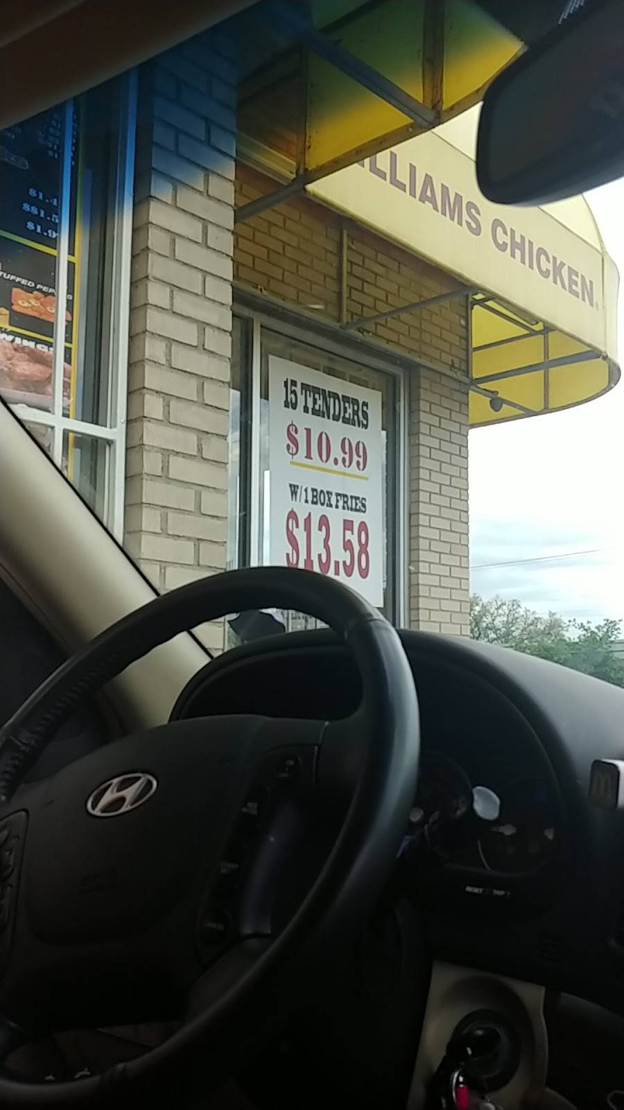 Williams Fried Chicken | restaurant | 820 Brentwood Stair Rd, Fort Worth, TX 76112, USA | 8174298009 OR +1 817-429-8009