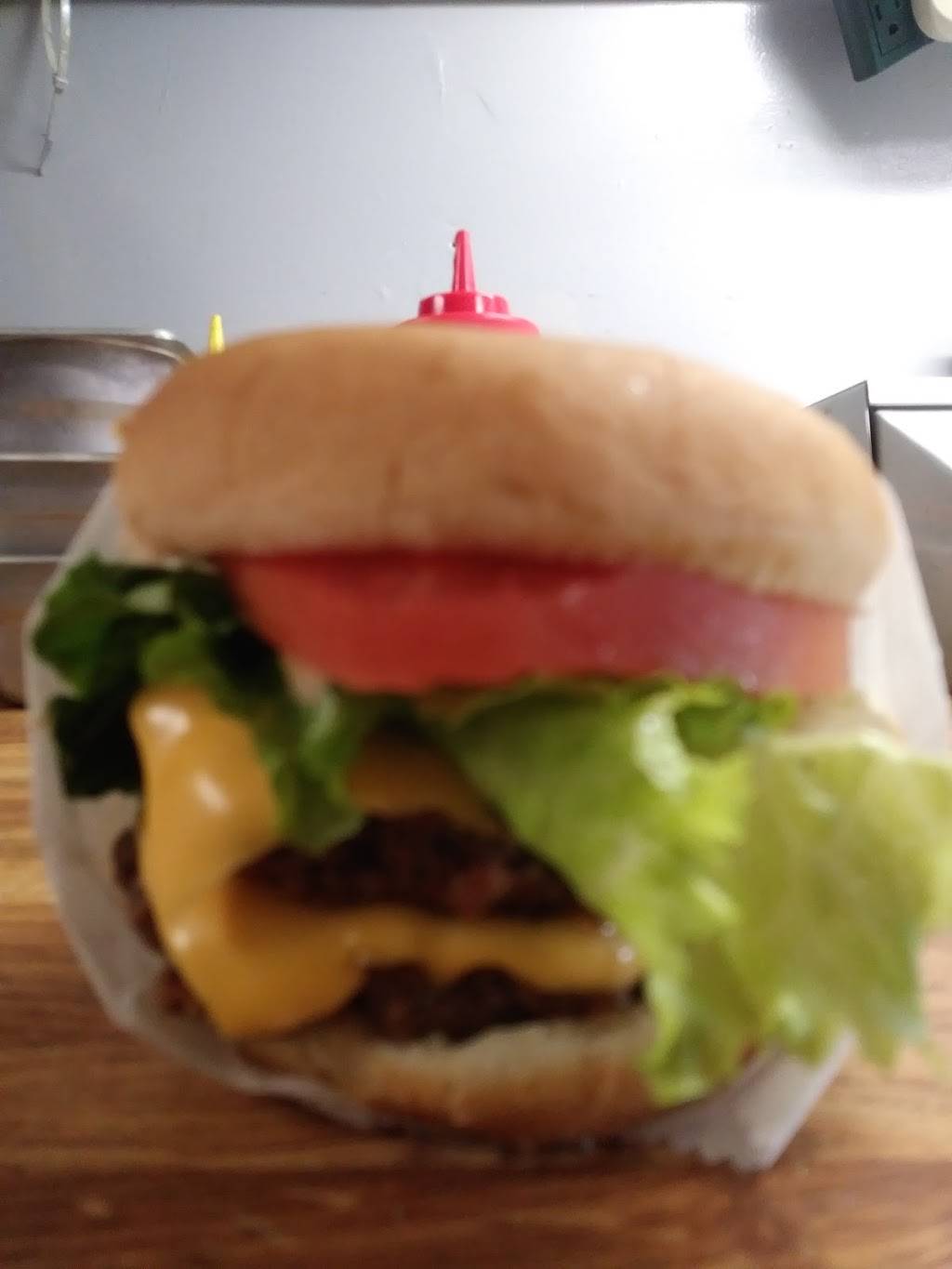 Dees Hot Dogs | restaurant | 2610 Avenue G NW, Winter Haven, FL 33880, USA | 6317598512 OR +1 631-759-8512