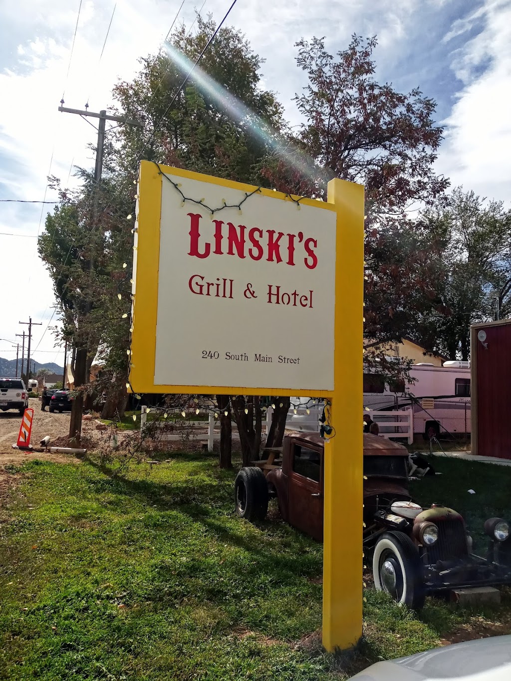 Linskis Grill & Hotel | restaurant | 240 S Main St, Kanarraville, UT 84742, USA | 4355725029 OR +1 435-572-5029