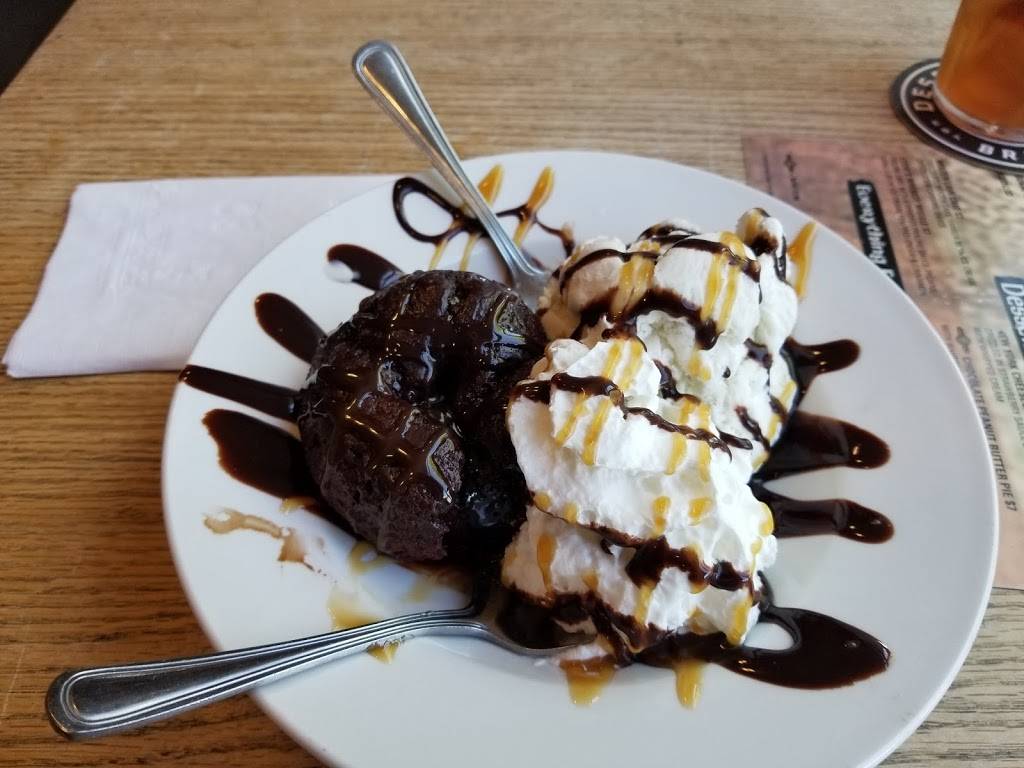 Dingle House Irish Pub & Grub | restaurant | 9102 W Chester Towne Centre Rd, West Chester Township, OH 45069, USA | 5138747468 OR +1 513-874-7468