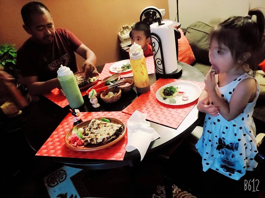 Tlayudas Oaxaqueñas | restaurant | Houston, TX 77055, USA | 7133823255 OR +1 713-382-3255