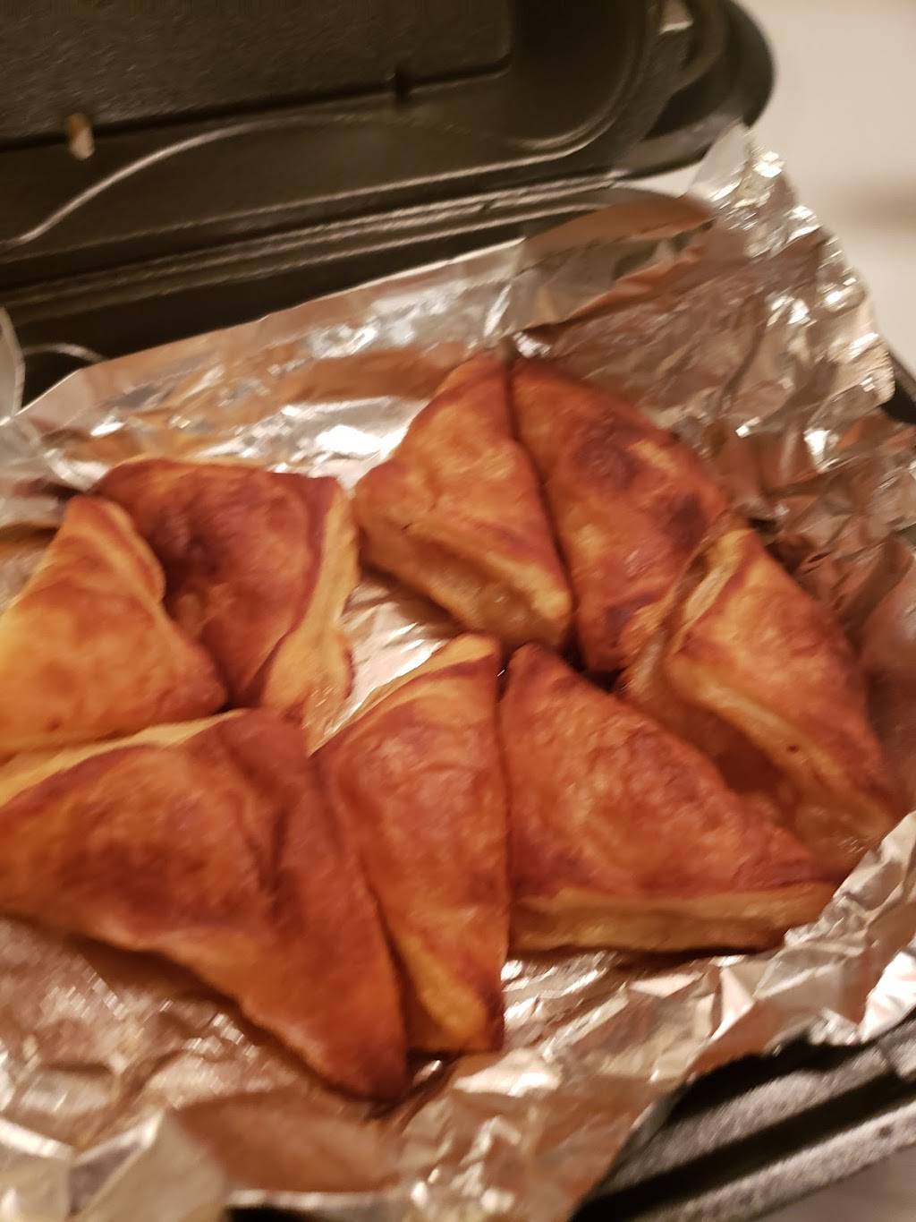 Caraglios Pizza of East Greece | restaurant | 2882 Dewey Ave, Rochester, NY 14616, USA | 5856638390 OR +1 585-663-8390