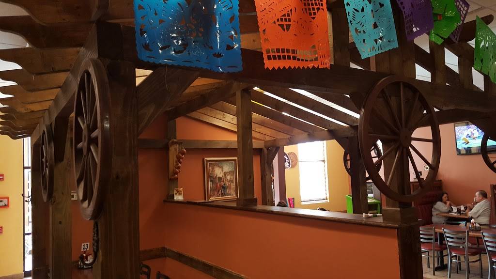 La Carreta | restaurant | 5790 MacCorkle Ave SE, Charleston, WV 25304, USA | 3049254590 OR +1 304-925-4590