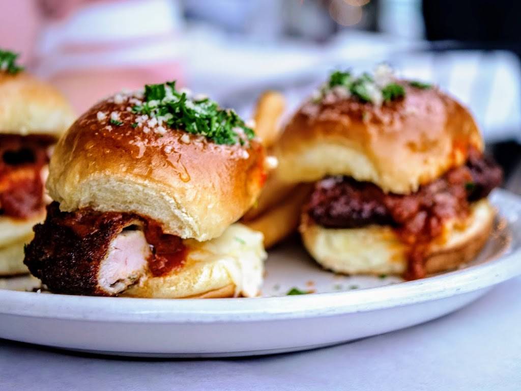 Armands Pizzeria | restaurant | 101 W Campbell St, Arlington Heights, IL 60005, USA | 8473420664 OR +1 847-342-0664