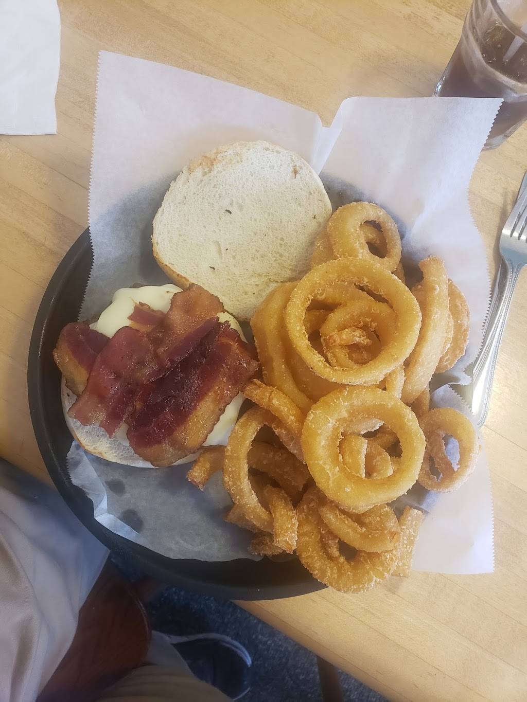 Backstrap Bar and Grill | restaurant | 133-163 ME-16, Stratton, ME 04982, USA | 2072460102 OR +1 207-246-0102