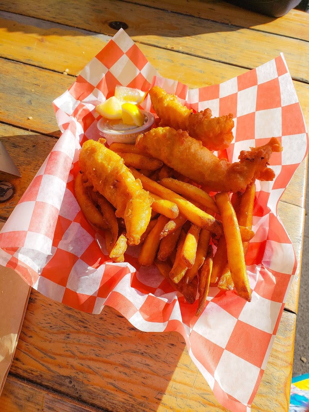 Portland Fish Market Fish And Chips Window | restaurant | 4404 SE Woodstock Blvd, Portland, OR 97206, USA | 5034776988 OR +1 503-477-6988