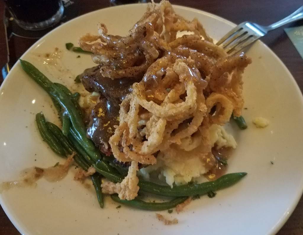 Houlihans | restaurant | 2200 Centreville Rd, Herndon, VA 20170, USA | 7036740454 OR +1 703-674-0454