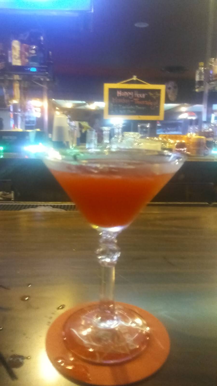 The Den | restaurant | 11437 Hawthorne Blvd, Hawthorne, CA 90250, USA | 3106441416 OR +1 310-644-1416