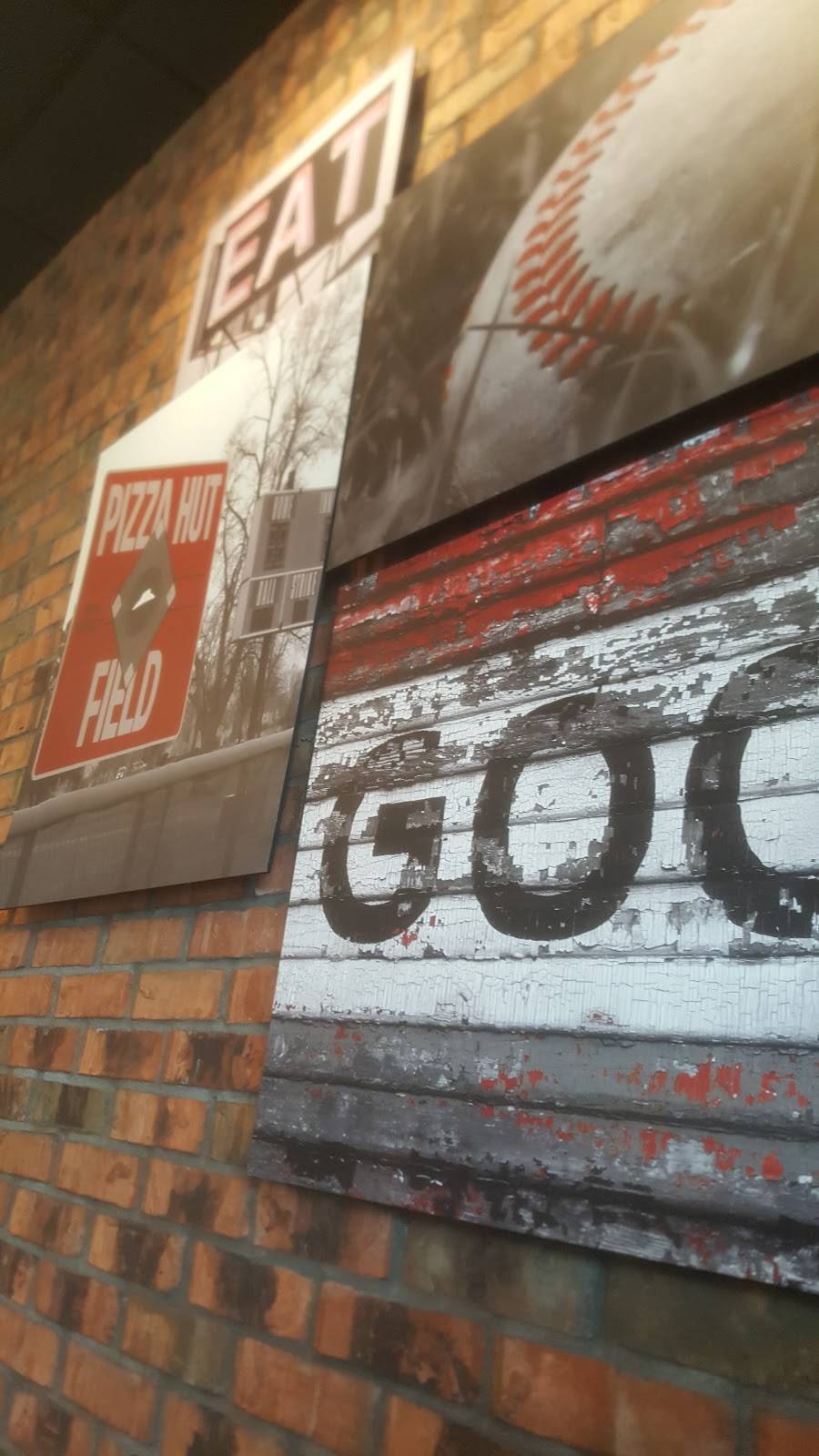 Pizza Hut | meal takeaway | 6697 Sullivan Rd, Greenwell Springs, LA 70739, USA | 2252611368 OR +1 225-261-1368