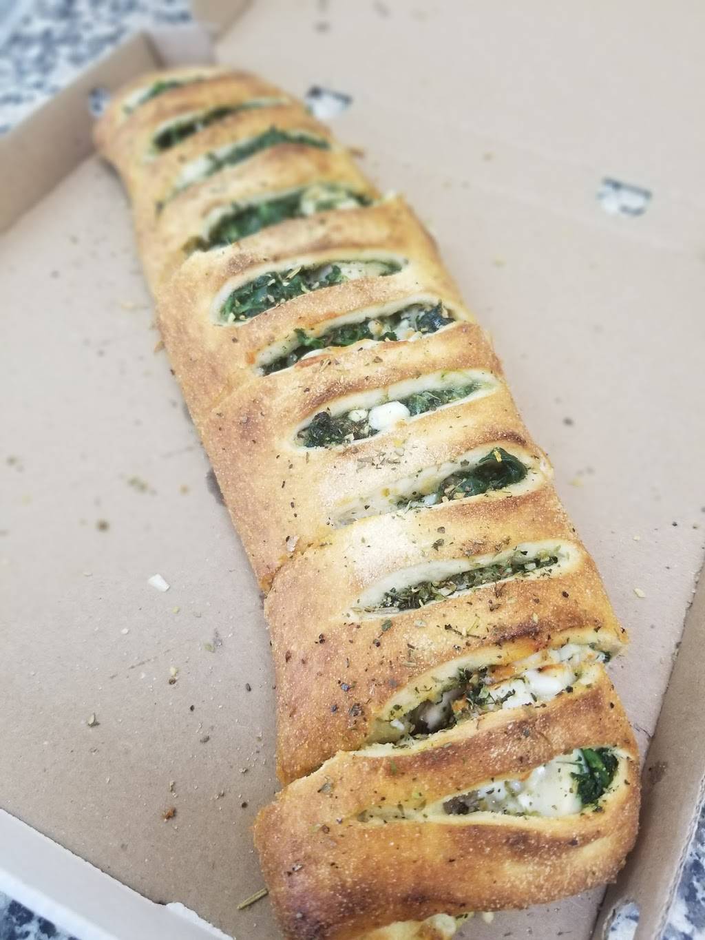 Pizza Pizza | meal delivery | 114 Lakeshore Rd E, Mississauga, ON L5G 1E4, Canada | 4169671111 OR +1 416-967-1111