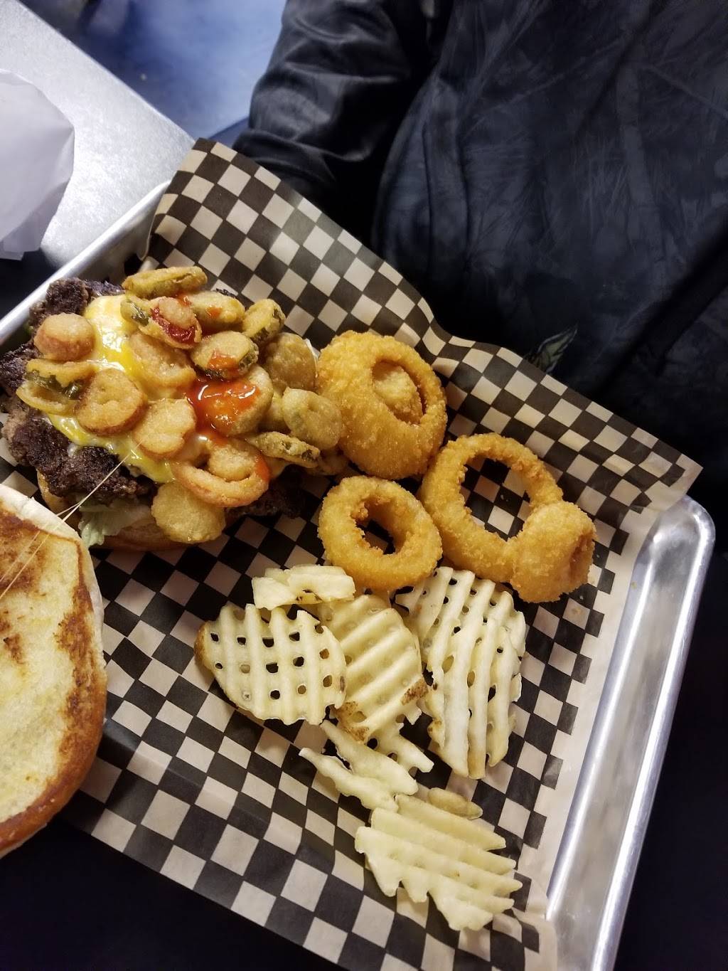 Mc Gees Cafe | restaurant | 140 W Main St, Stratford, OK 74872, USA | 5807592096 OR +1 580-759-2096