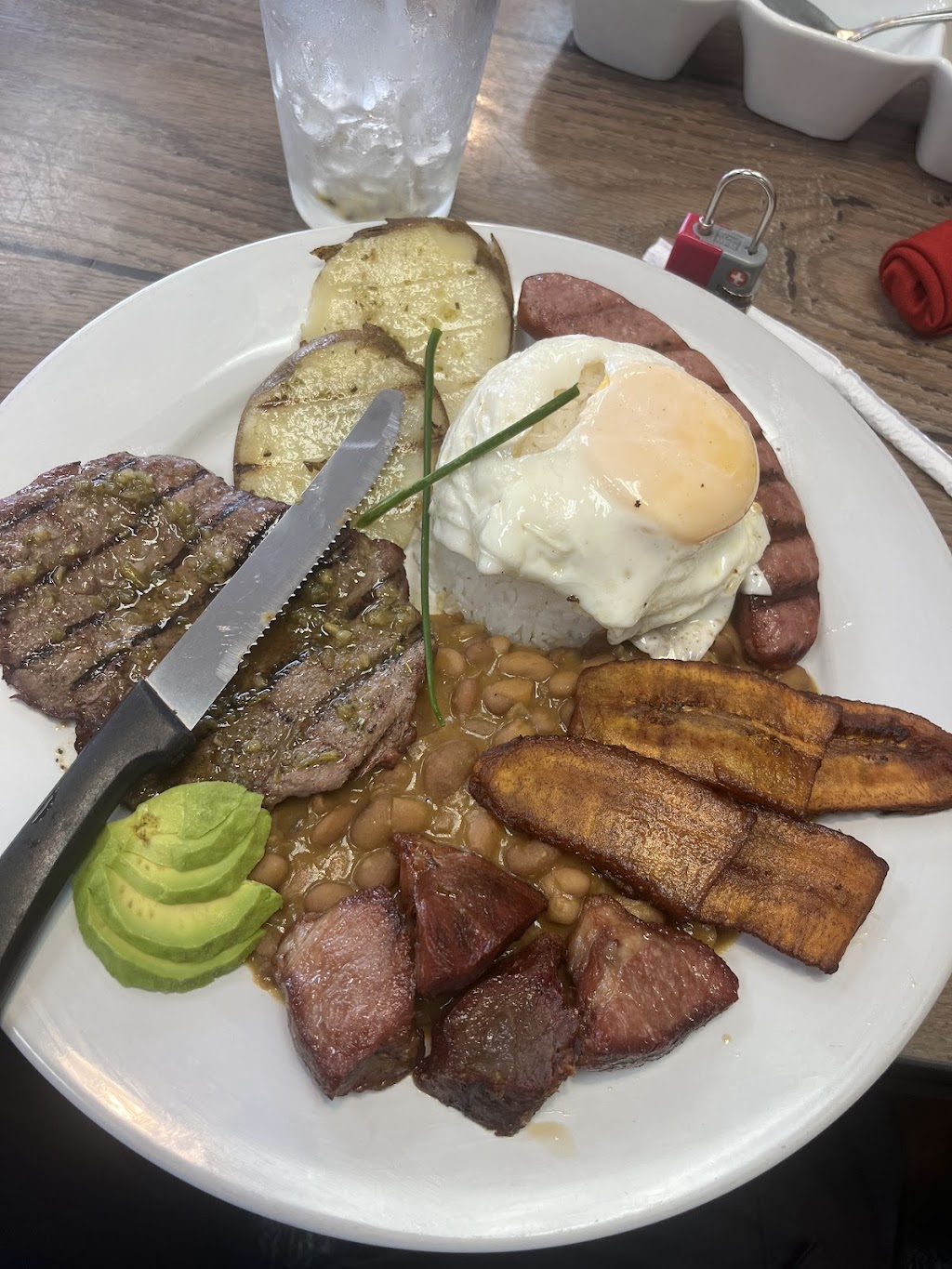 Tullpa Restaurant | restaurant | 3708 Merle Hay Rd, Des Moines, IA 50310, USA | 5152142327 OR +1 515-214-2327