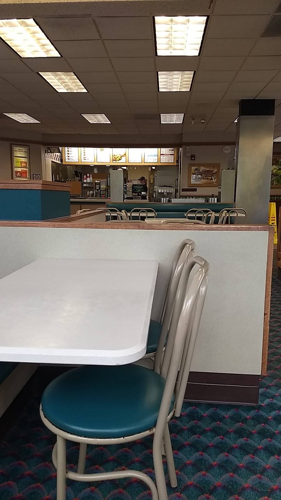 Wendys | restaurant | 1640 Commerce Park Dr, Chelsea, MI 48118, USA | 7344331436 OR +1 734-433-1436