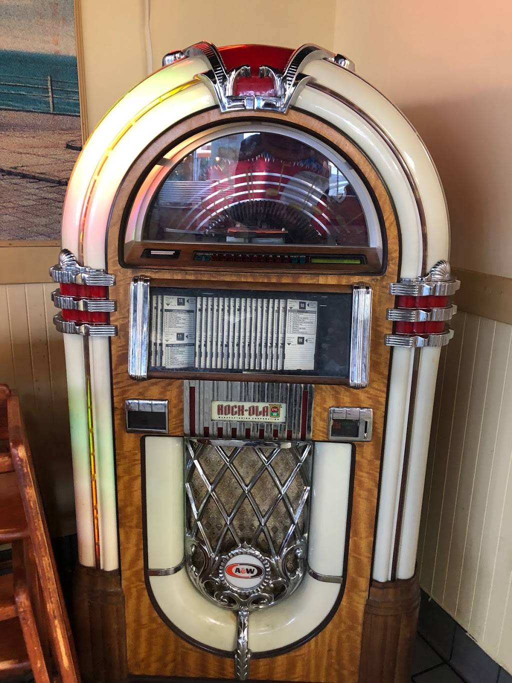 A&W Restaurant | restaurant | 816 Mammoth Cave St, Cave City, KY 42127, USA | 2707733883 OR +1 270-773-3883